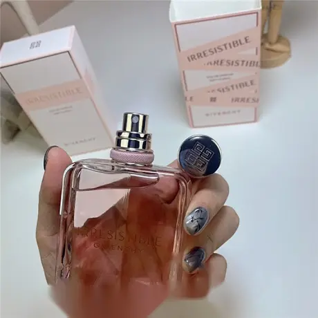 Givenchy Irresistible Very Floral — photo 3