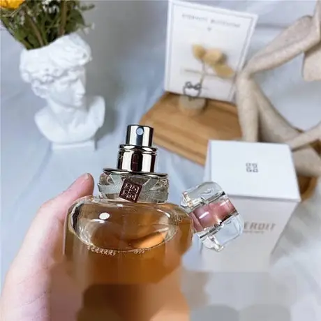 Givenchy L'interdit — photo 1