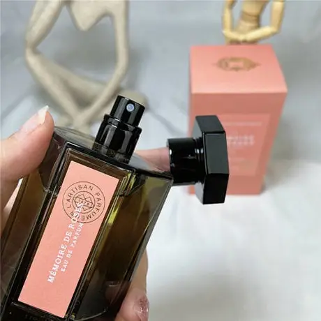 L'Artisan Parfumeur Mémoire de Roses — photo 4
