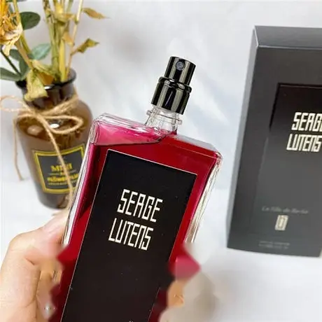 Serge Lutens La Fille de Berlin — photo 1