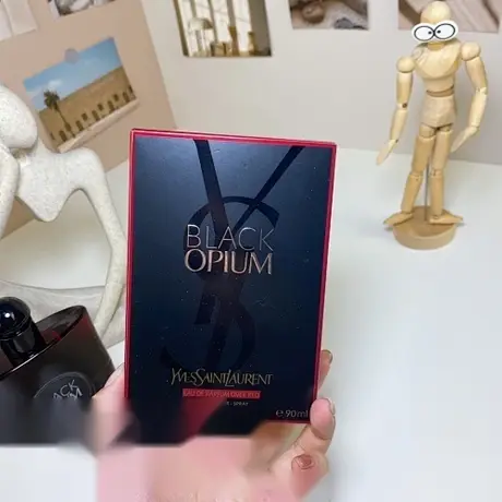 Yves Saint Laurent Black Opium Over Red — photo 2