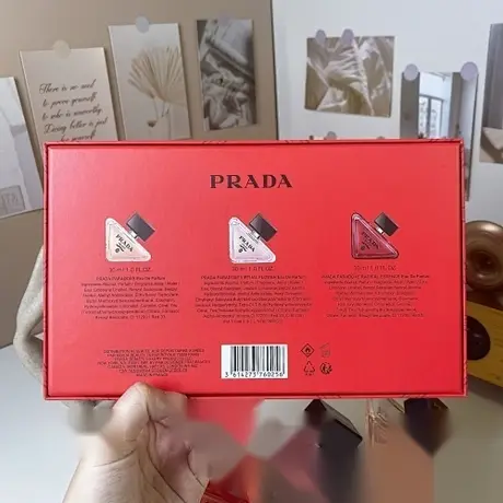 Prada Red — photo 1
